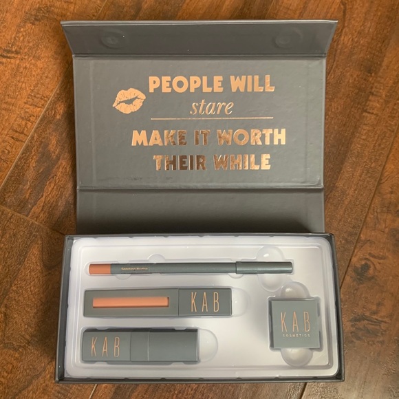 KAB nude lip kit “sending nudes” KAB cosmetics - Picture 3 of 4